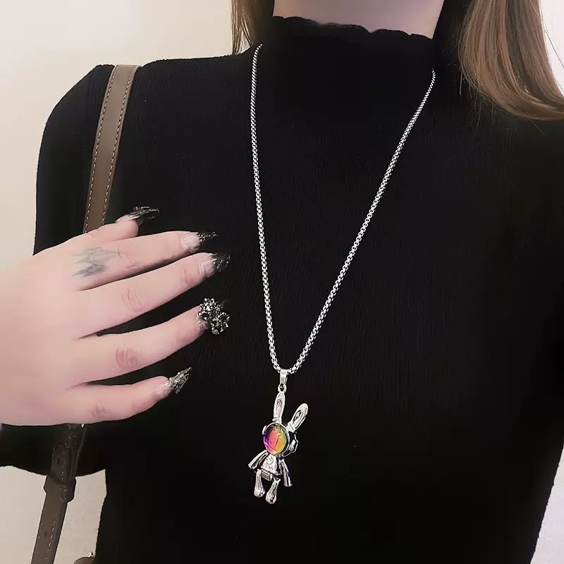 Fashion Simple Space Rabbit Necklace/Pria Dan Wanita Hip-hop All-match Liontin Rantai Choker