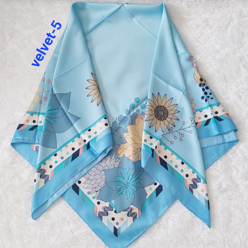 Hijab Persegi / Jilbab Segi Empat / Kerudung / Umama / Velvet