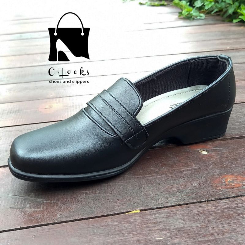 G.03 Sepatu Pantofel Perempuan Hitam Formal Sepatu Guru