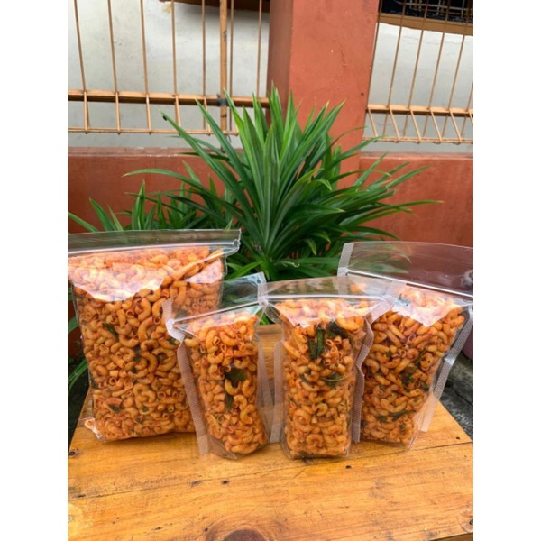 

MAKARONI Renyah PEDAS Daun Jeruk 1kg