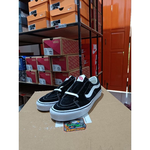 VANS SK8 LOW BLACK TRUE WHITE BW ORIGINAL RESMI NAVYA