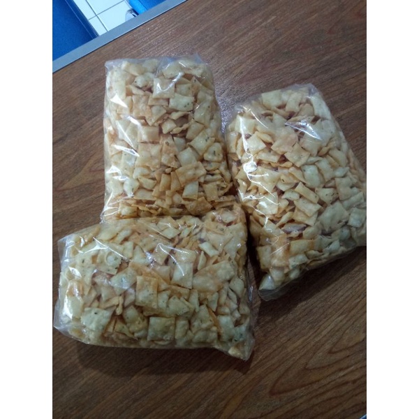 

KERUPUK BANTAL 500GR