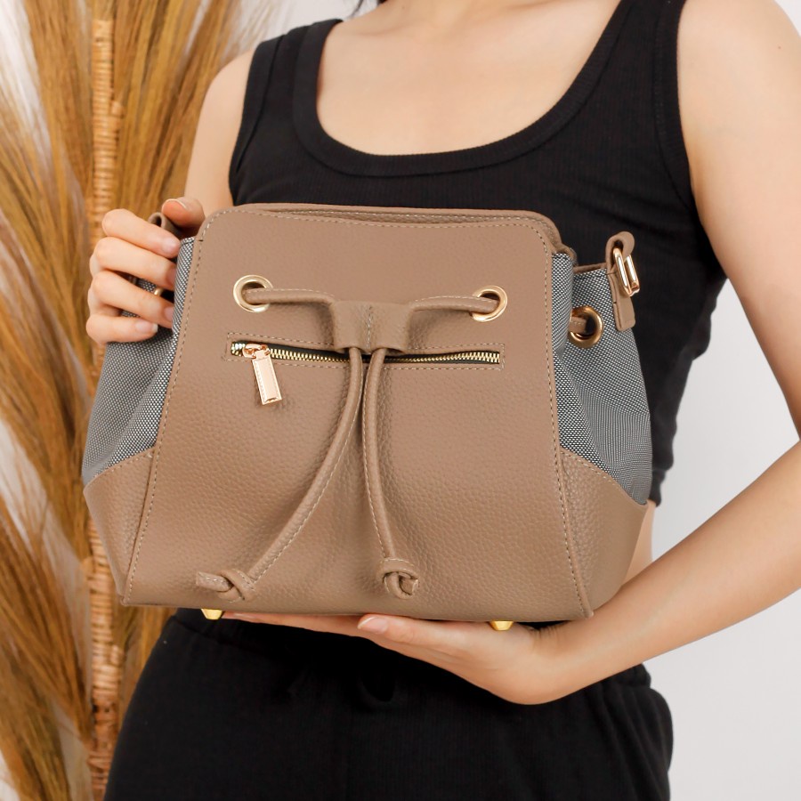 Tas Wanita Selempang Premium Brand Lokal 2022