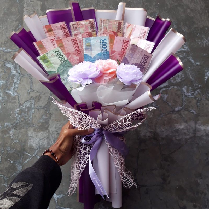 Buket bouquet wisuda pernikahan ulang tahun dan acara besar bisa request warna dan tambah kartu ucapan