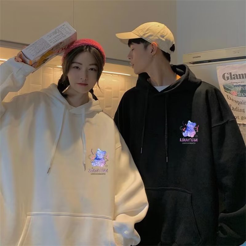 Promo Cod Hoodie Couple Pria Wanita BEAR ROMATICISM Amerika Niche Desain Rasa Teka-teki Cinta Cetak Sweter Berkerudung Longgar Pria dan Wanita Musim Semi dan Musim Gugur Jaket Pasangan Pakaian