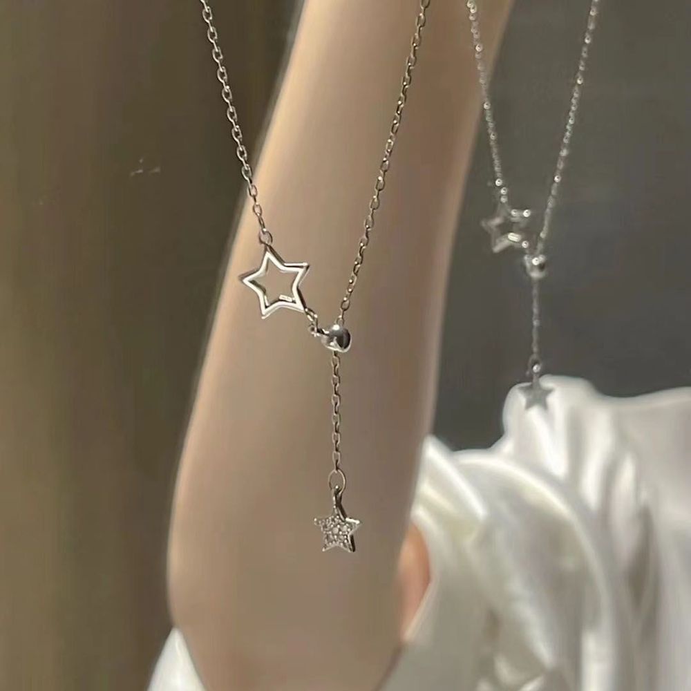 Kalung Liontin Bintang Berlian Imitasi Warna Silver Untuk Wanita Elegan Berongga Klavikula Rantai Choker Geometris Perhiasan Hadiah