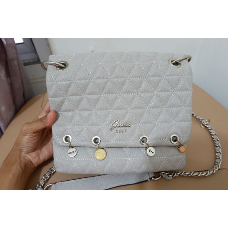 PRELOVED SLING BAG GUESS ASLI