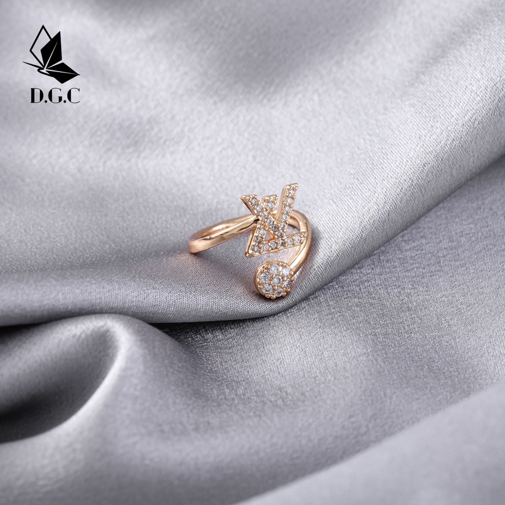 ♥✅COD✨Perhiasan Wanita Cincin Titanium Adjustable Elegan Kupu Kristal Berlapis Emas Aksesoris Korea D678