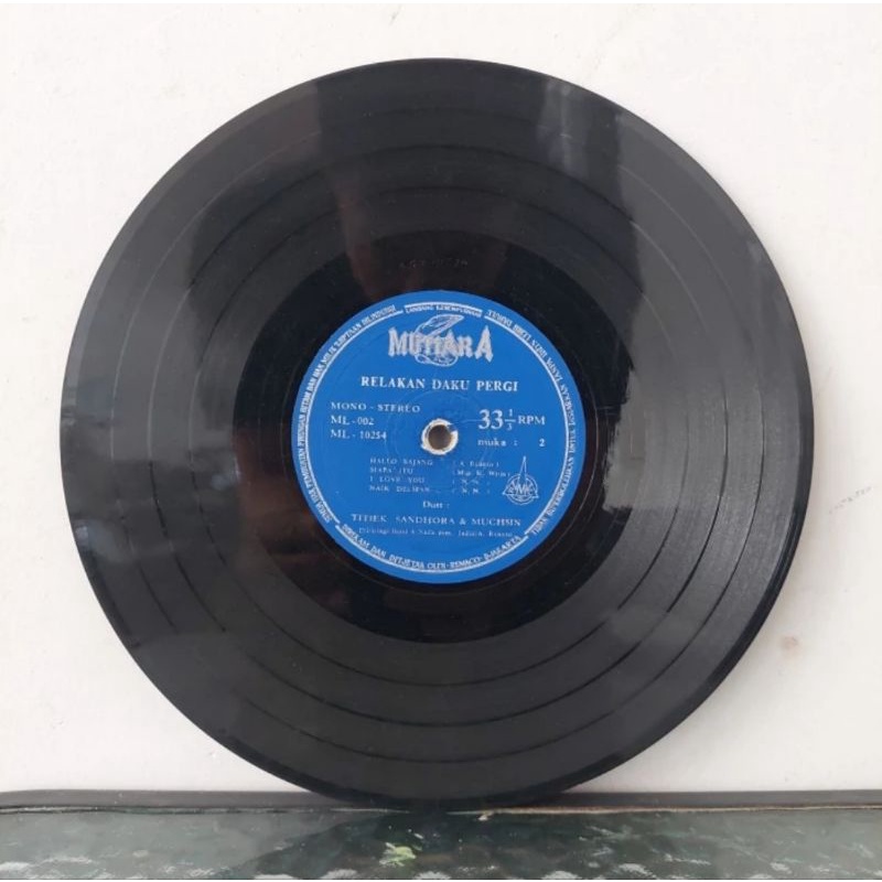 vinyl piringan hitam 10&quot; Titiek Sandhora&amp;Muchsin-Relakan Daku Pergi