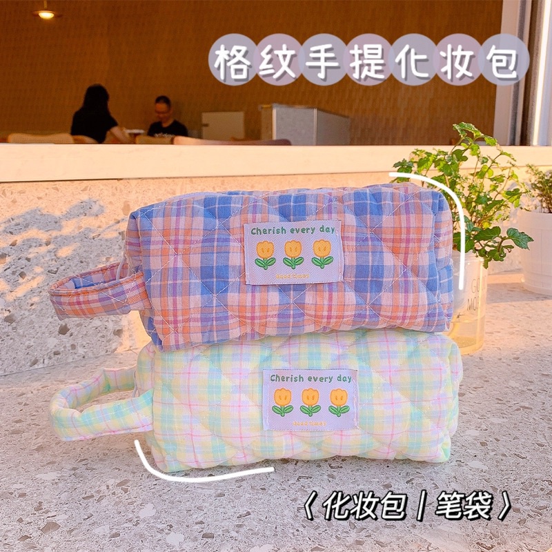 TEMPAT PENSIL KOTAK-KOTAK / PLAID PENCIL CASE KOREAN STYLE / PENCASE KANVAS / KOTAK PENSIL BANTAL BULU HALUS MOTIF BUNGA / TEMPAT PENSIL BULU HALUS MODEL JAHITAN KOTAK / CHERISH MAKEUP POUCH / TEMPAT PENYIMPANAN KOSMETIK KAPASITAS BESAR
