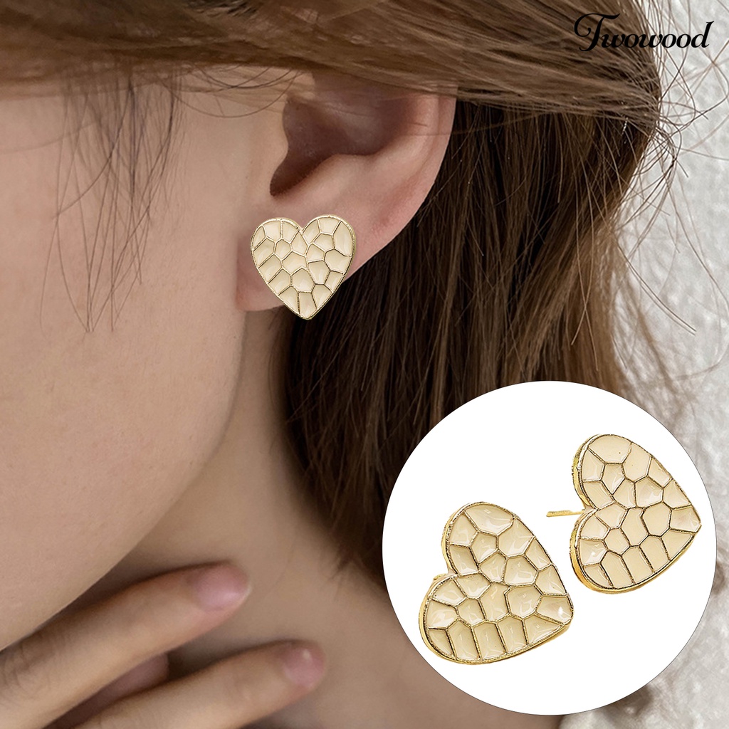 Twowood 1pasang Tusuk Tekstur Kotak-Kotak Wanita Anting Enamel Bentuk Hati Stud Earrings Perhiasan Aksesoris