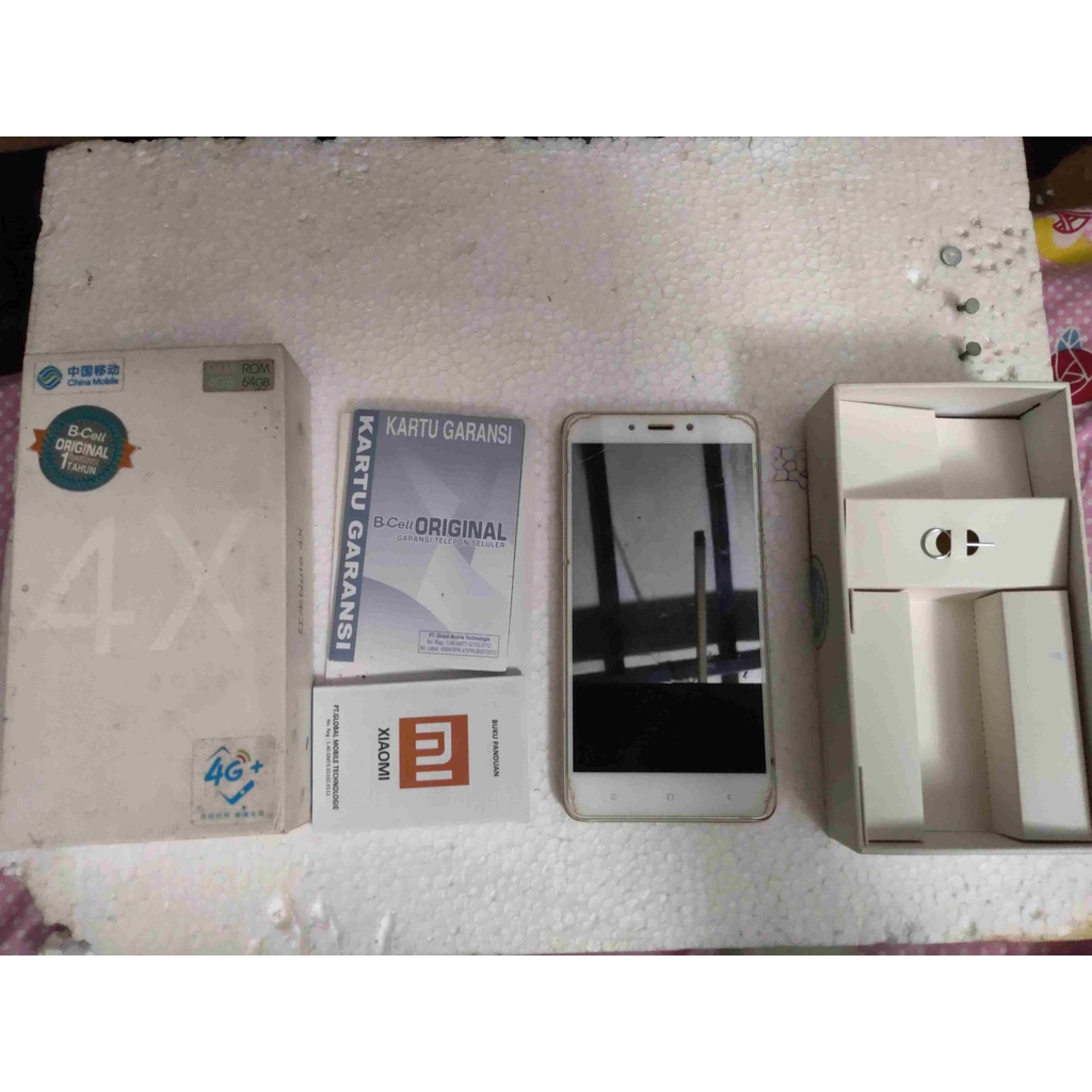 Handphone Xiaomi HP Redmi 4X batangan plus kardus