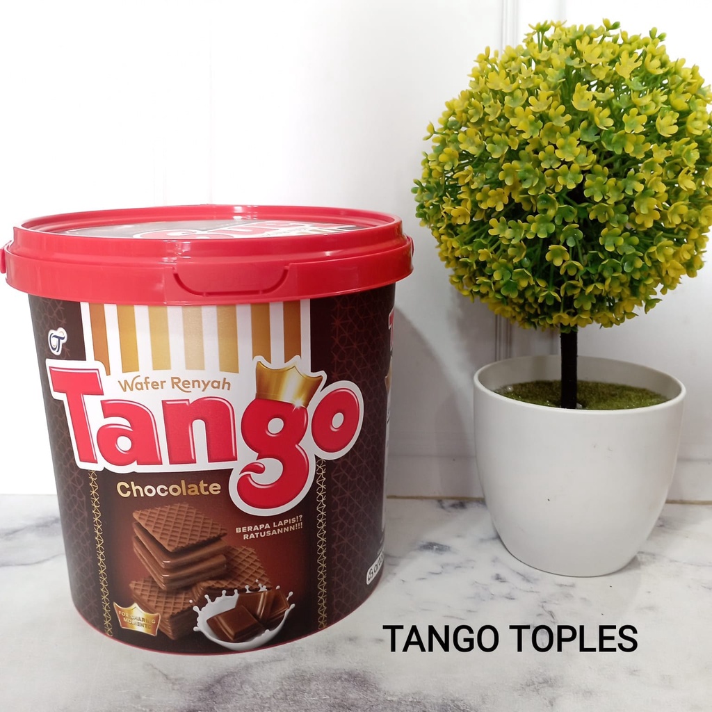 

WAFER TANGO JAR CHOCOLATE 240 GRAM - Tango Toples/Wafer Tango/Wafer Cokelat/Wafer Tango Kaleng/Wafer Rasa Cokelat