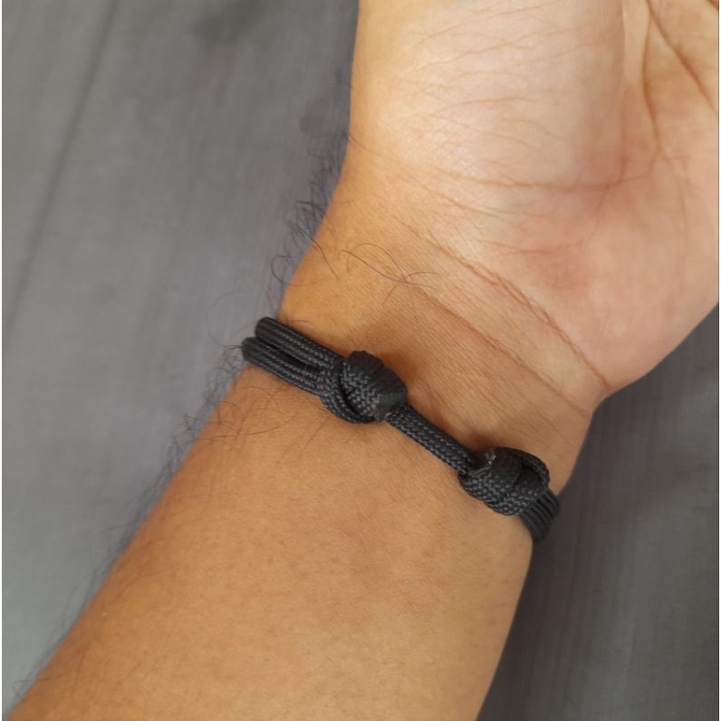 Gelang Tangan Tali Paracord 550lbs Prusik Paracord Hitam Pria Wanita Simpel Kasual Unisex