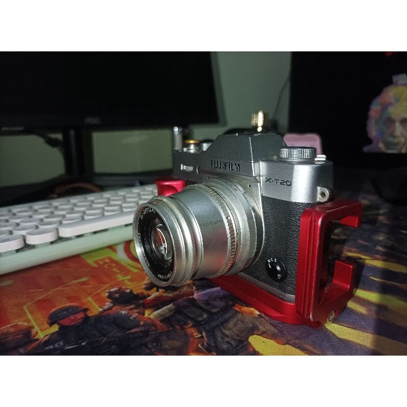 KAMERA FUJIFILM XT20 SECOND + LENSA TT ARTISANS 35mm f1.4 MULUS//BUKAN XT10/XT30