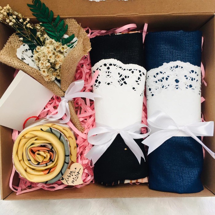 

(COD) Hampers Hijab Paket Murah/kado ulang tahun/hantaran/kado wisuda