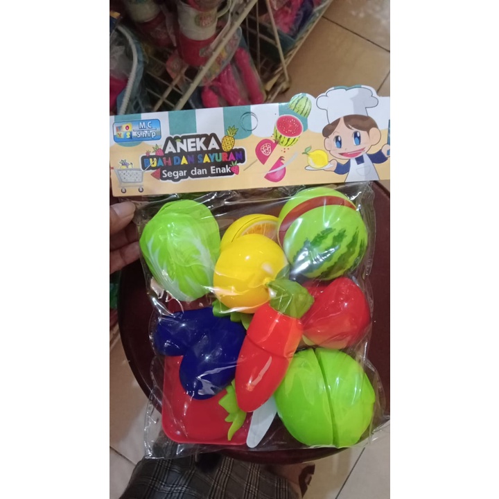 

Aneka buah buahan dan sayur sayuran segar