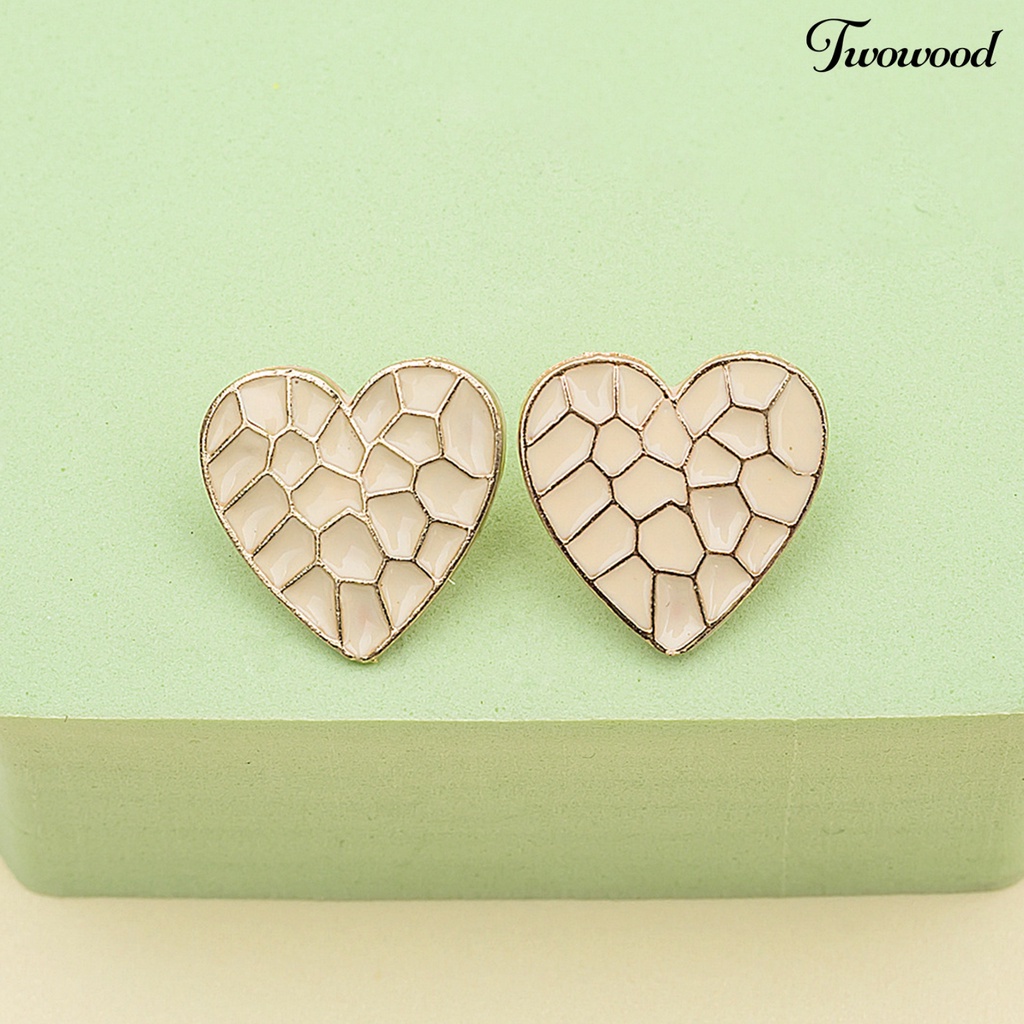 Twowood 1pasang Tusuk Tekstur Kotak-Kotak Wanita Anting Enamel Bentuk Hati Stud Earrings Perhiasan Aksesoris