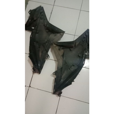 cover body samping depan dan lampu sen cs1 original