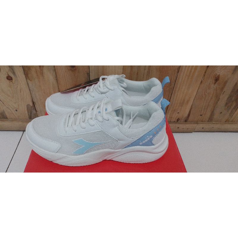 Sepatu Diadora Ergo
