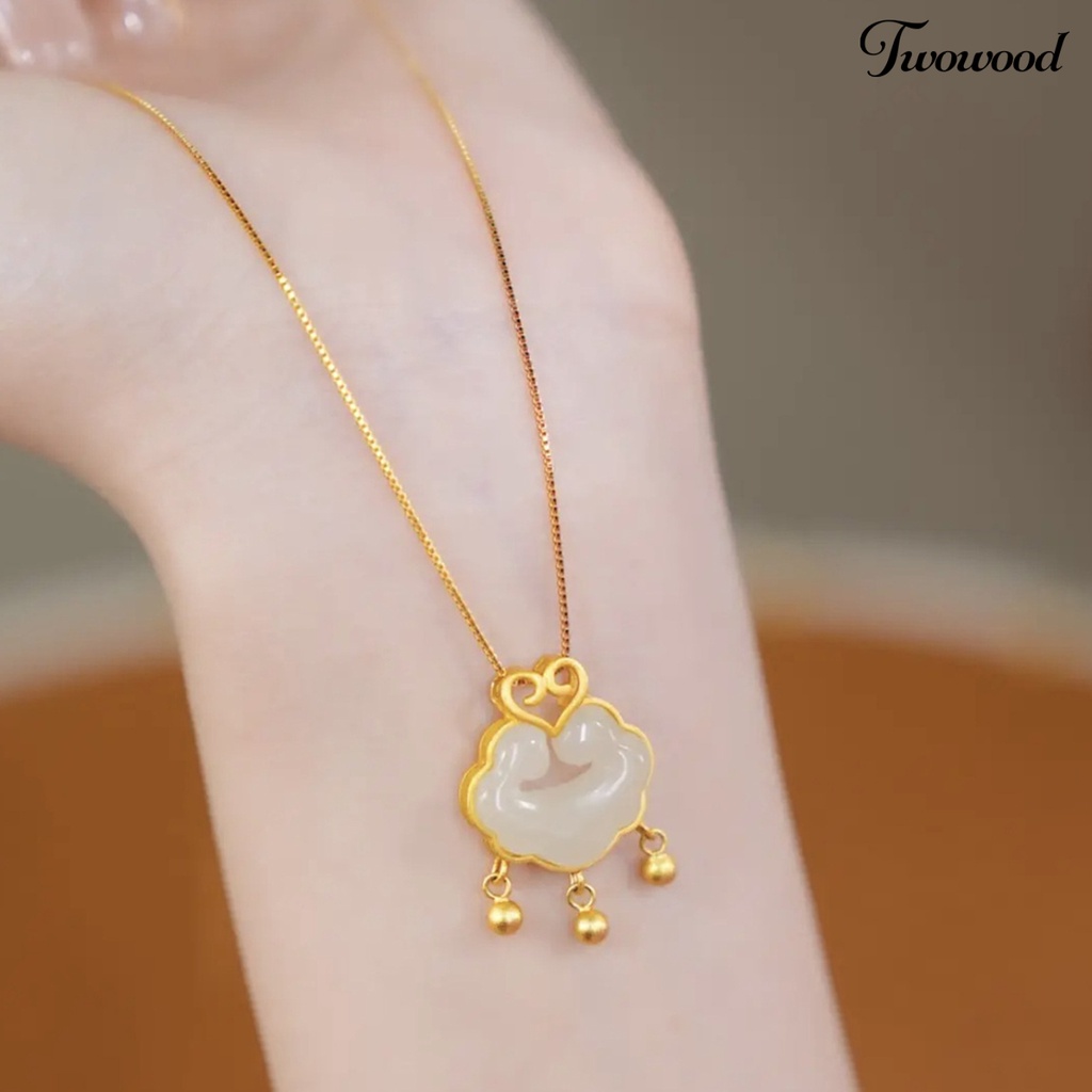 Twowood Wanita Kalung Gaya Cina Dainty Faux Jade Menguntungkan Awan Liontin Klavikula Kalung Perhiasan Aksesoris