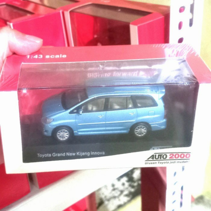Diecast Toyota Innova Biru Miniatur Mobil Rims