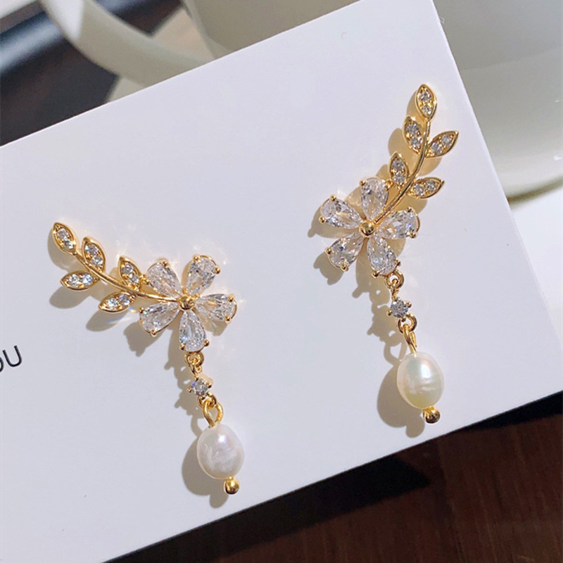 Korea Selatan Gaya Baru Mutiara Berlian Imitasi Daun Bunga ins Anting Temperamen Niche Unik