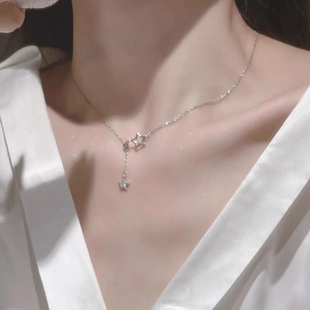 Kalung Liontin Bintang Berlian Imitasi Warna Silver Untuk Wanita Elegan Berongga Klavikula Rantai Choker Geometris Perhiasan Hadiah