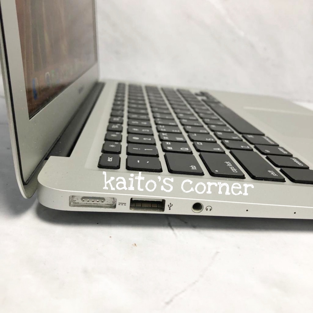 LAPTOP MACBOOK AIR  2017 CORE I5.1,8 GHZ - LAYAR 13,3 INCH - cocok untuk kuliah/ kerja