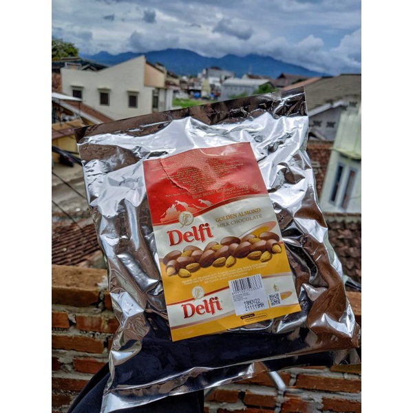 

Coklat Delfi Almond / Crunchy Cashew Kiloan