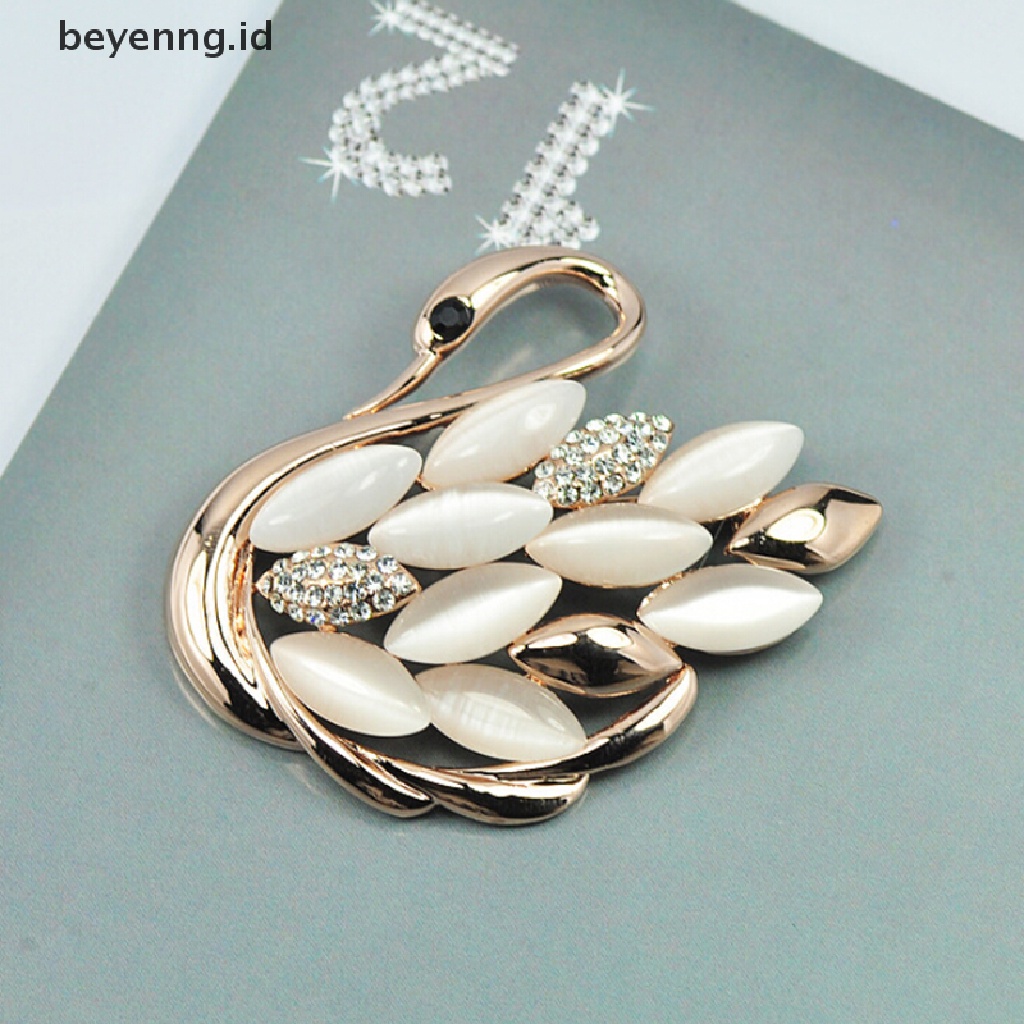Beyen Trendy Elegan Motif Angsa Berlian Imitasi Bros Pin Kristal Bros Pin Klip ID