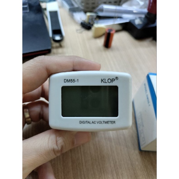 digital voltmeter ac