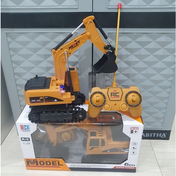 M198 Mainan RC Truck Beko Excavator Digger 1:24 Remote Control