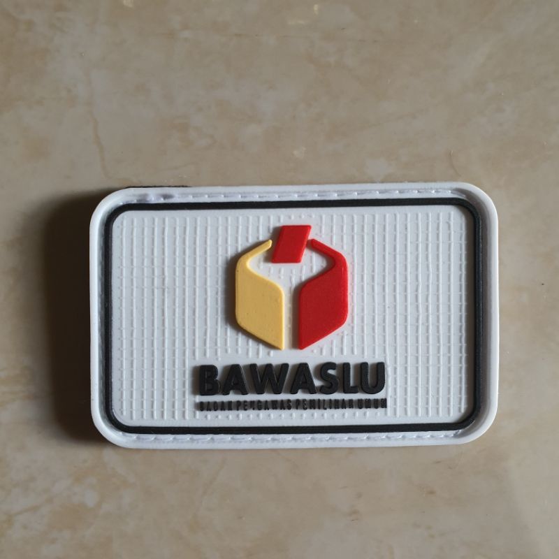 patch rubber logo bawaslu kotak dasar putih / badan pengawas pemilihan umum / pemilu / tempelan emblem karet velcro