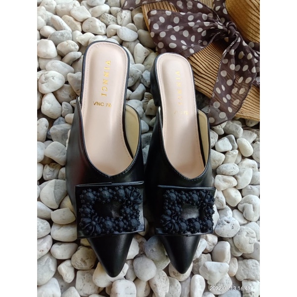 Vinnci peemium Rayya slip on 2 cm by Misuta Shoes