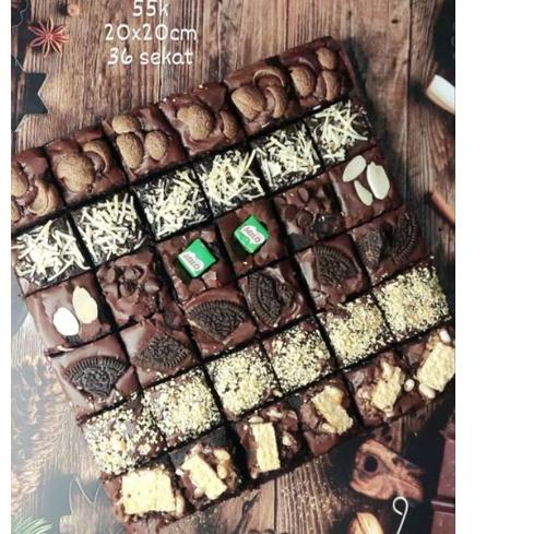 

♔ Brownies Fudgy Shiny (FREE LILIN TULIS DI CATATAN) 20x20 isi 36 sekat ♪