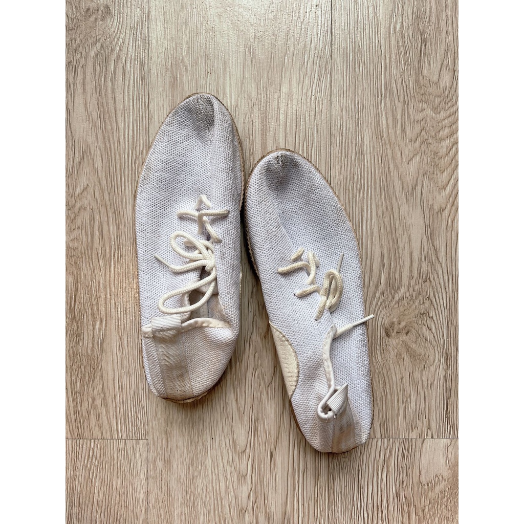 PRELOVED - SEPATU PUTIH WANITA