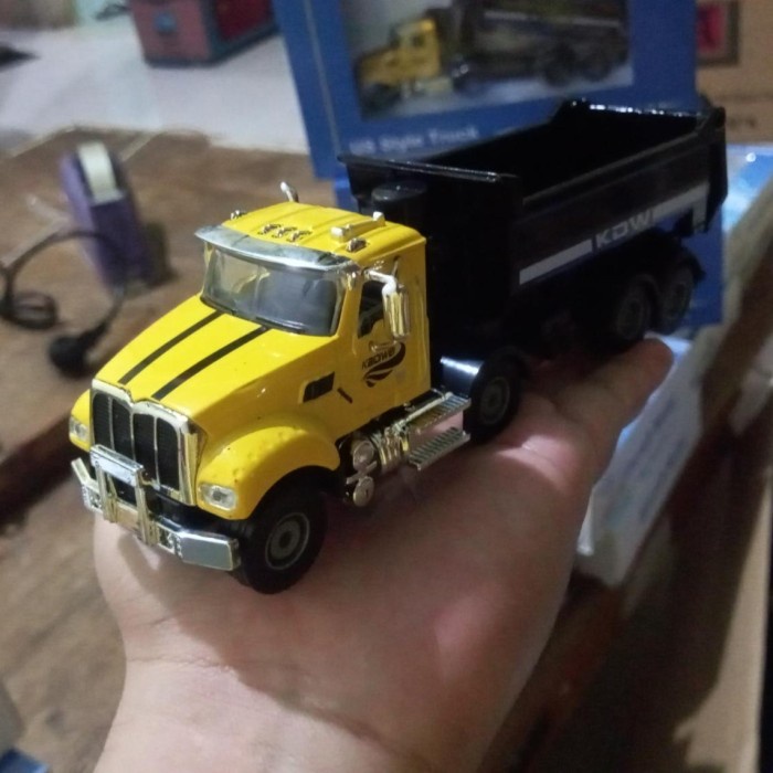 Diecast Miniatur Alat Berat Dump Truk Tambang Konstruksi 1:50 Mainan