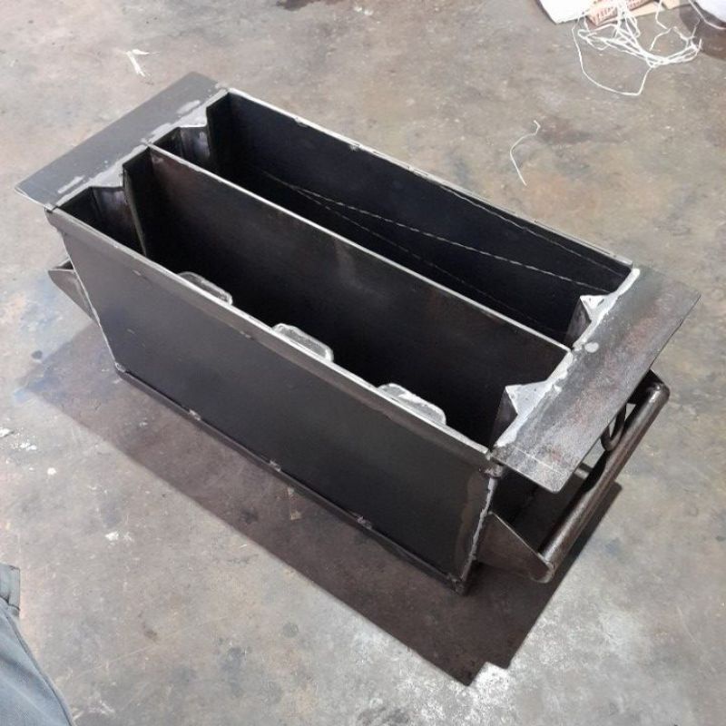 Cetakan batako double lobang 3 engsel 40x20x10cm
