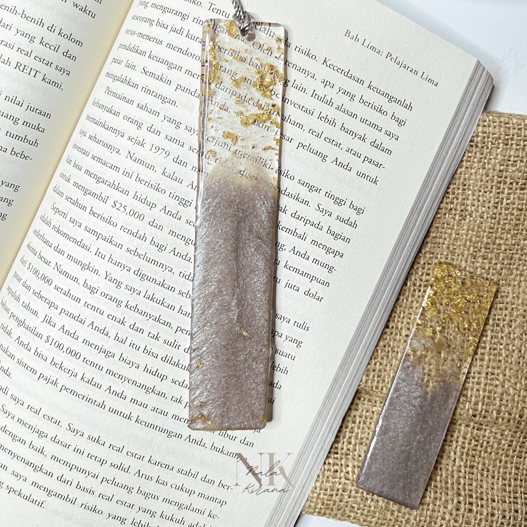 

Pembatas Buku Resin / Resin Bookmark - Edisi Dayana (Ready Stock) By Nala Kirana