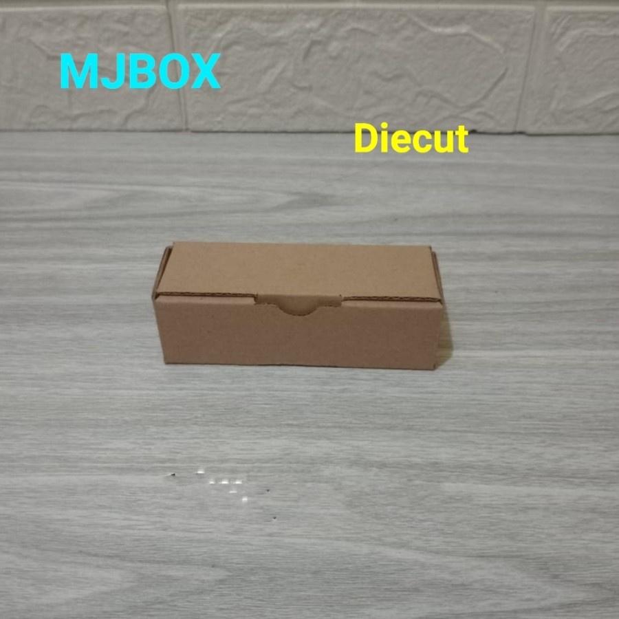

KARDUS UK. 8,5x4,5x3,5 CM....DIE CUT KARTON BOX UNTUK KOTAK BAJU-AKSE