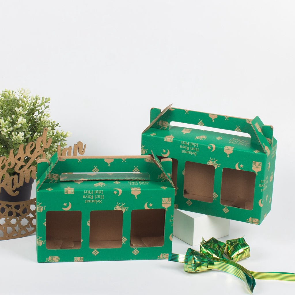 

kardus jinjing kemasan 3 toples cookies lebaran model jar 250 ml box hampers tenteng idul fitri ukuran 21x7x12cm