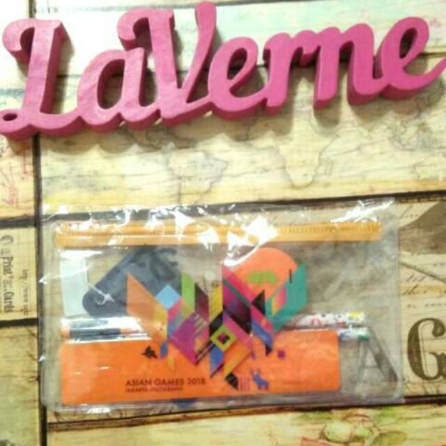 

Terlaris ✨ -Merchandise Resmi Asian Games 2018 Tempat Pensil Set Pinsil Penggaris Limited Edition Souvenir- 2.2.23