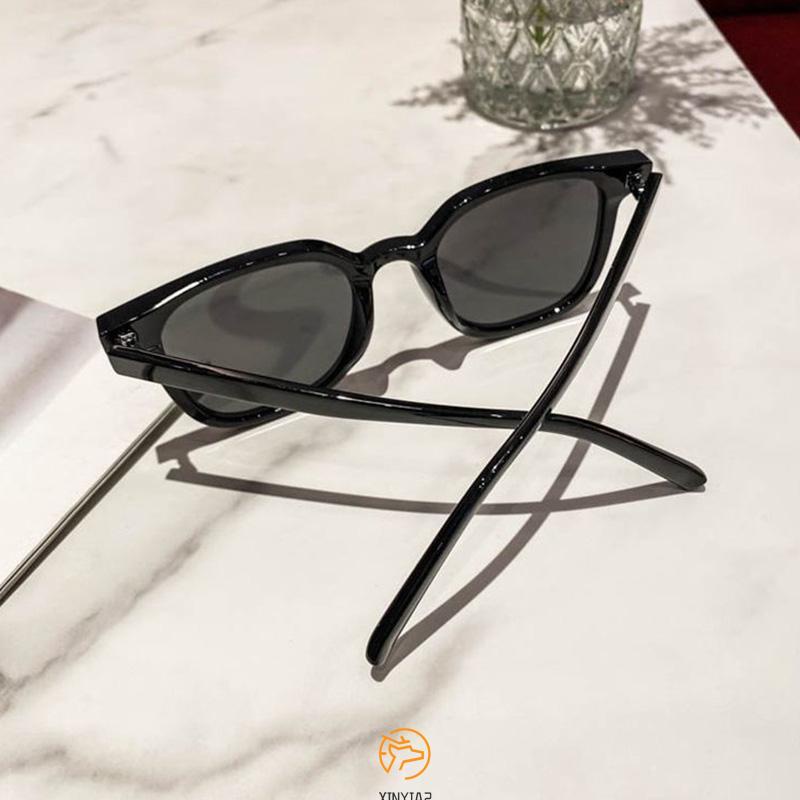 【COD】Kacamata Hitam Bentuk Kotak Warna Coklat Gaya Retro Klasik Untuk Sunglasses Men Women Universal European American Personalized  Sunshade Square Frame