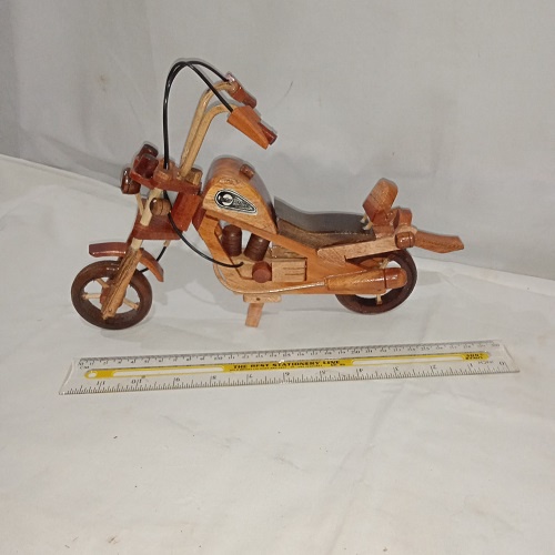 Pajangan dan Koleksi Miniatur Sepeda Motor Kayu Harley Davidson Ukuran Sedang