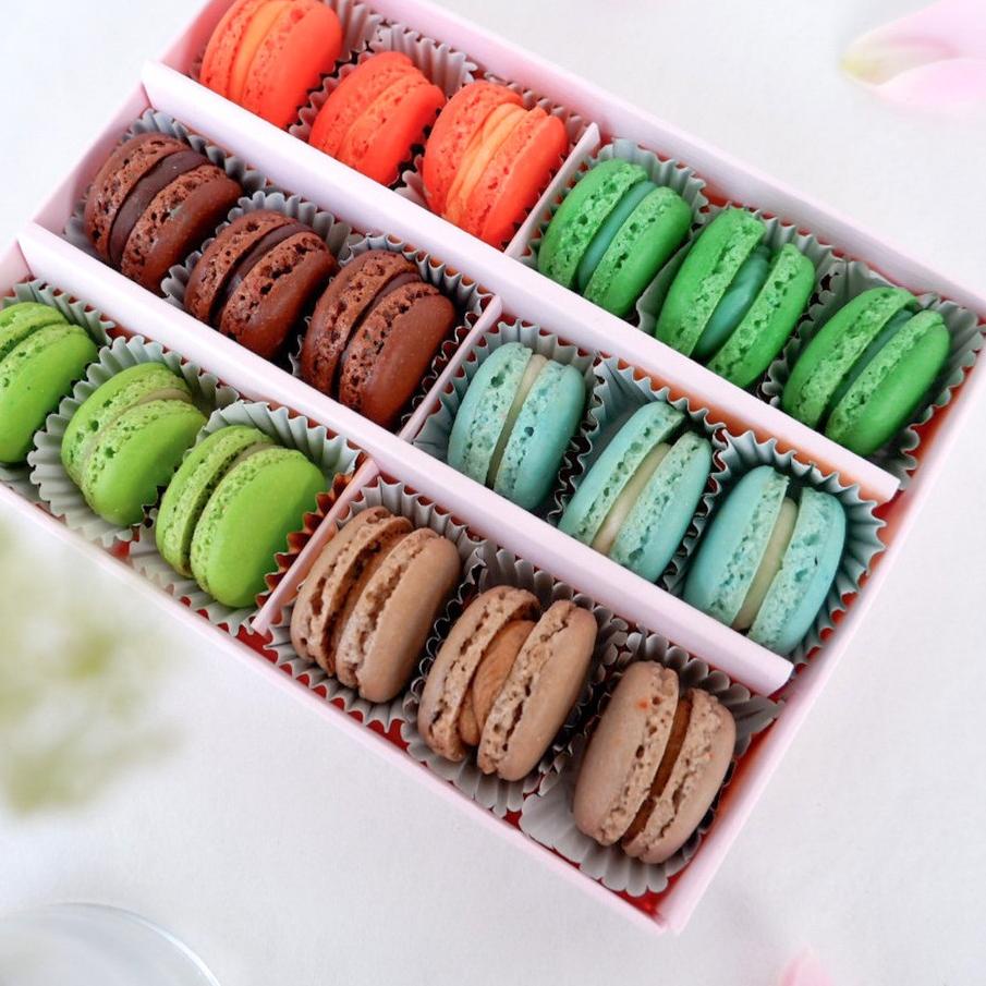 

☊ SPECIAL BABY MACARON 18 PCS ♙