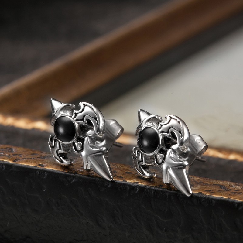 Missmiss Anting Gantung Panjang Tusuk Retro Gaya Eropa / Amerika Motif Salib Bahan Titanium Steel Untuk Wanita