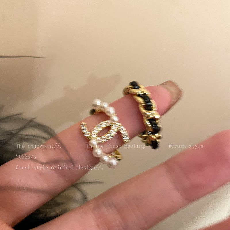 Cincin Model Terbuka Bahan Kulit Mutiara Fashion Untuk Wanita