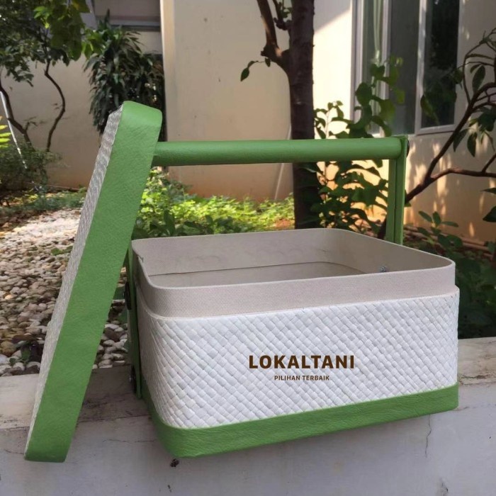 

Rantang Pandan Kotak 25CM/Hampers Lebaran/Kotak Hampers Anyam Premium