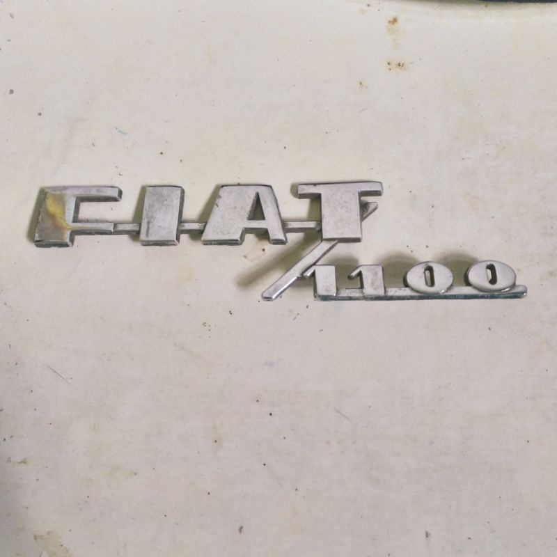 logo emblem fiat 1100